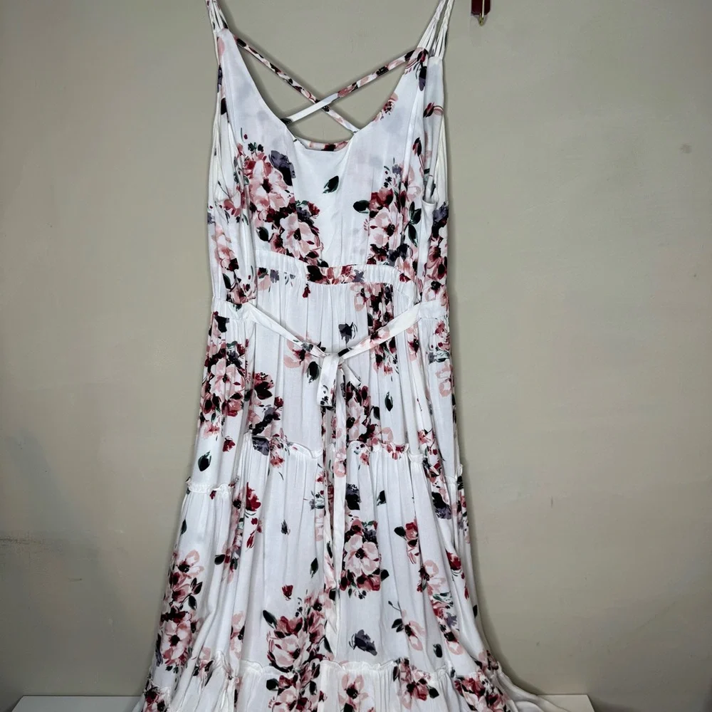 Torrid White Floral Maxi Challis Teired Dress size 2 = 18/20 - Picture 7 of 13